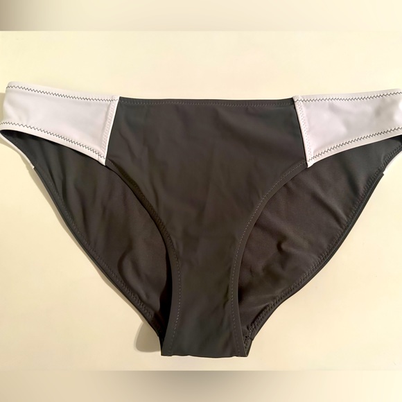 Athleta Color-block Swim Set - Picture 10 of 11